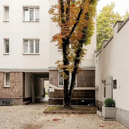 Cozy Poznanska Downtown Quiet Апартаменты *